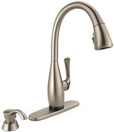 Delta Dominic Single-Handle Pull-Down Sprayer Kitchen Faucet