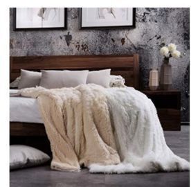 Bedsure Faux Fur Reversible Throw