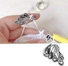 Adjustable Knitting Loop