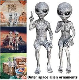 2pcs Alien Statues Decorations