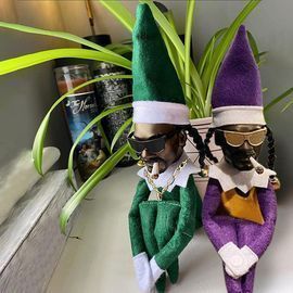 Snoop on a Stoop Elf Doll