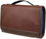 Dockers Hanging Travel Kit